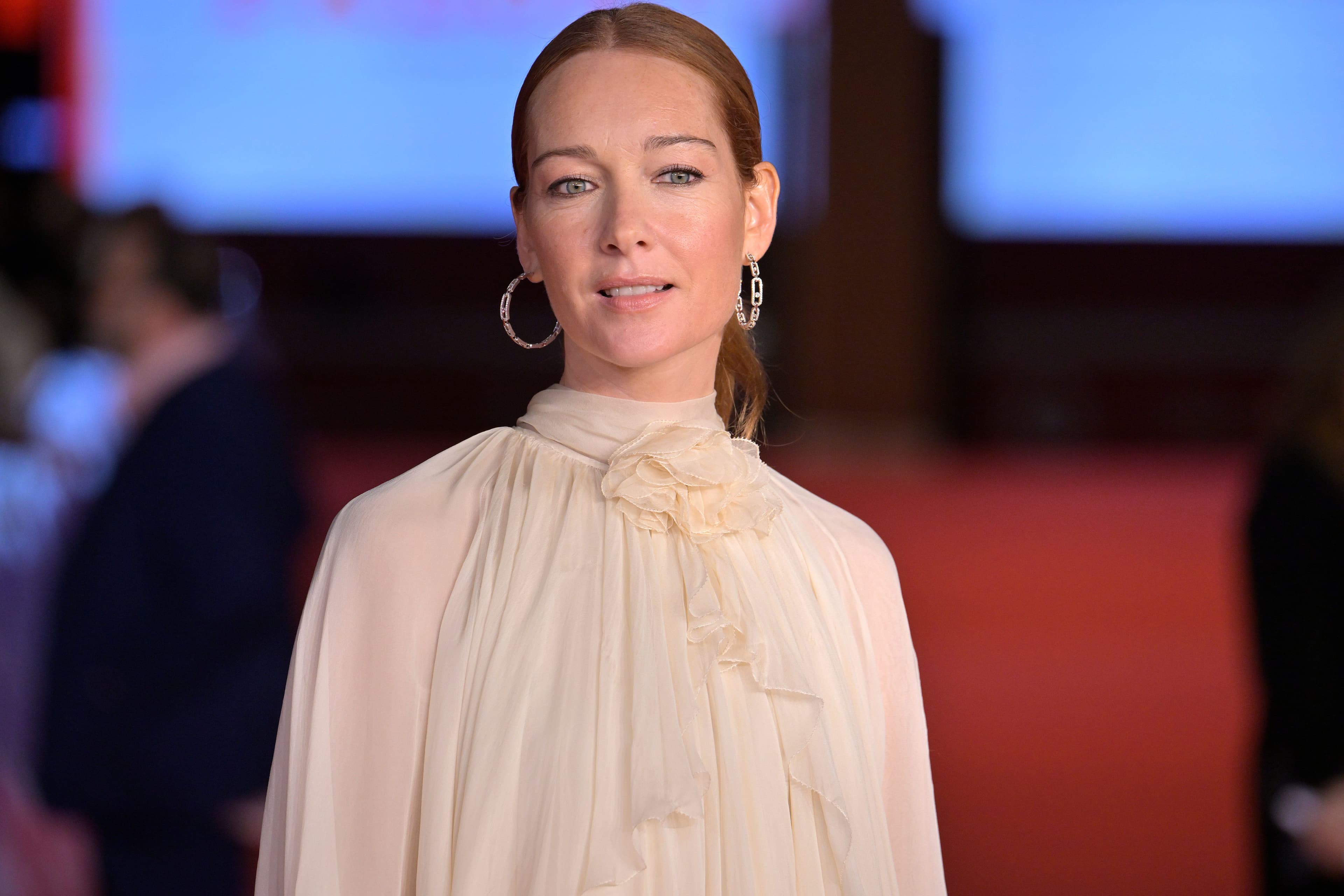 Cristiana Capotondi: «Il padre di mia figlia e io non siamo più insieme, ma Anna ha una grande famiglia allargata. Sono diventata madre a 42 anni, ed era il momento giusto per me»