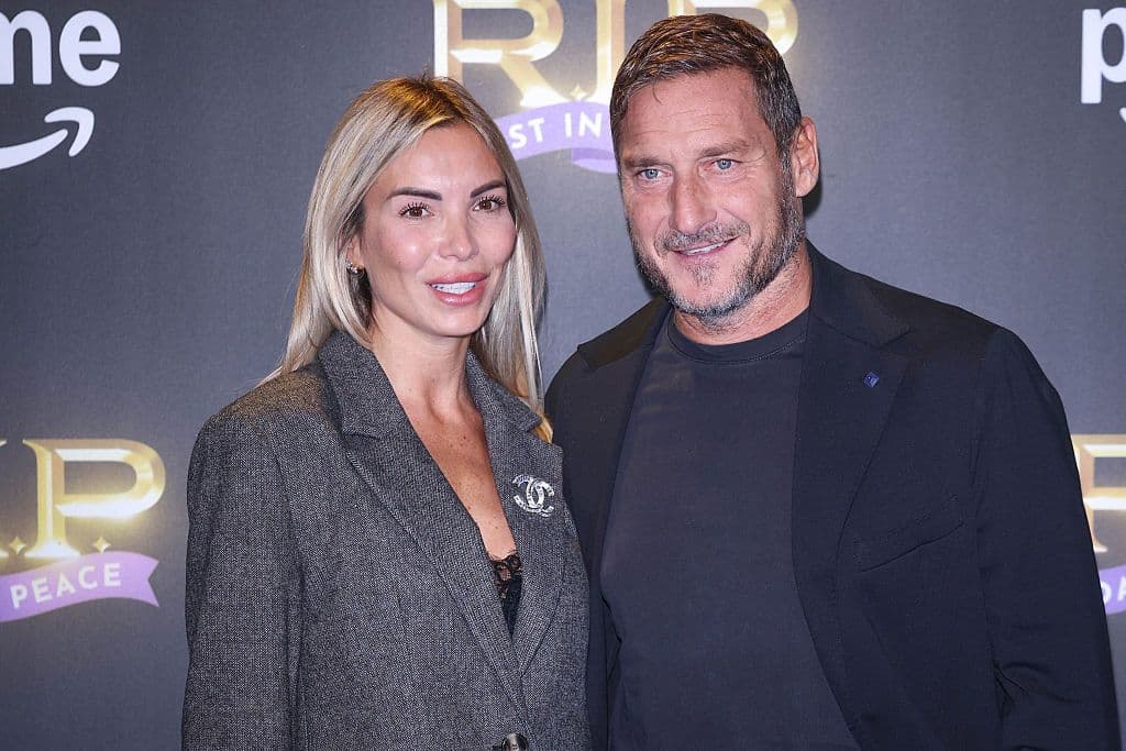 Francesco Totti compie 50 anni, la dedica social di Noemi Bocchi: «Non voglio una vita perfetta, voglio la mia vita con te»