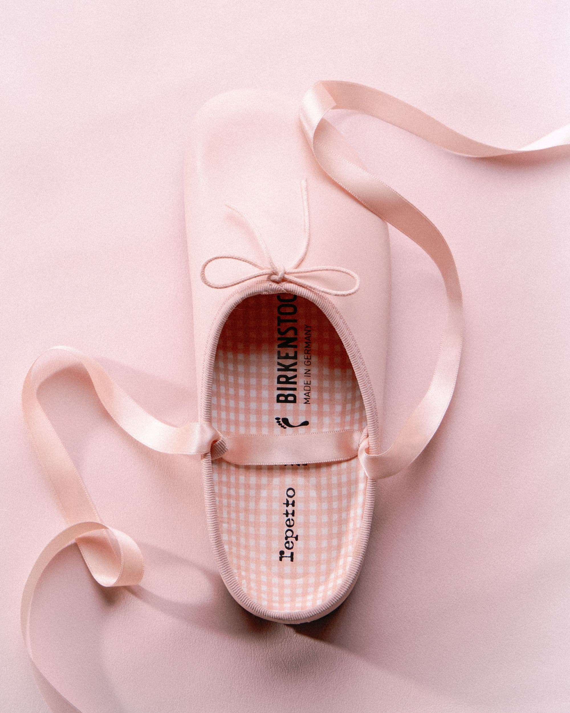 Sabato shopping: le ballerine-sabot, il trolley indistruttibile, i charm surreali