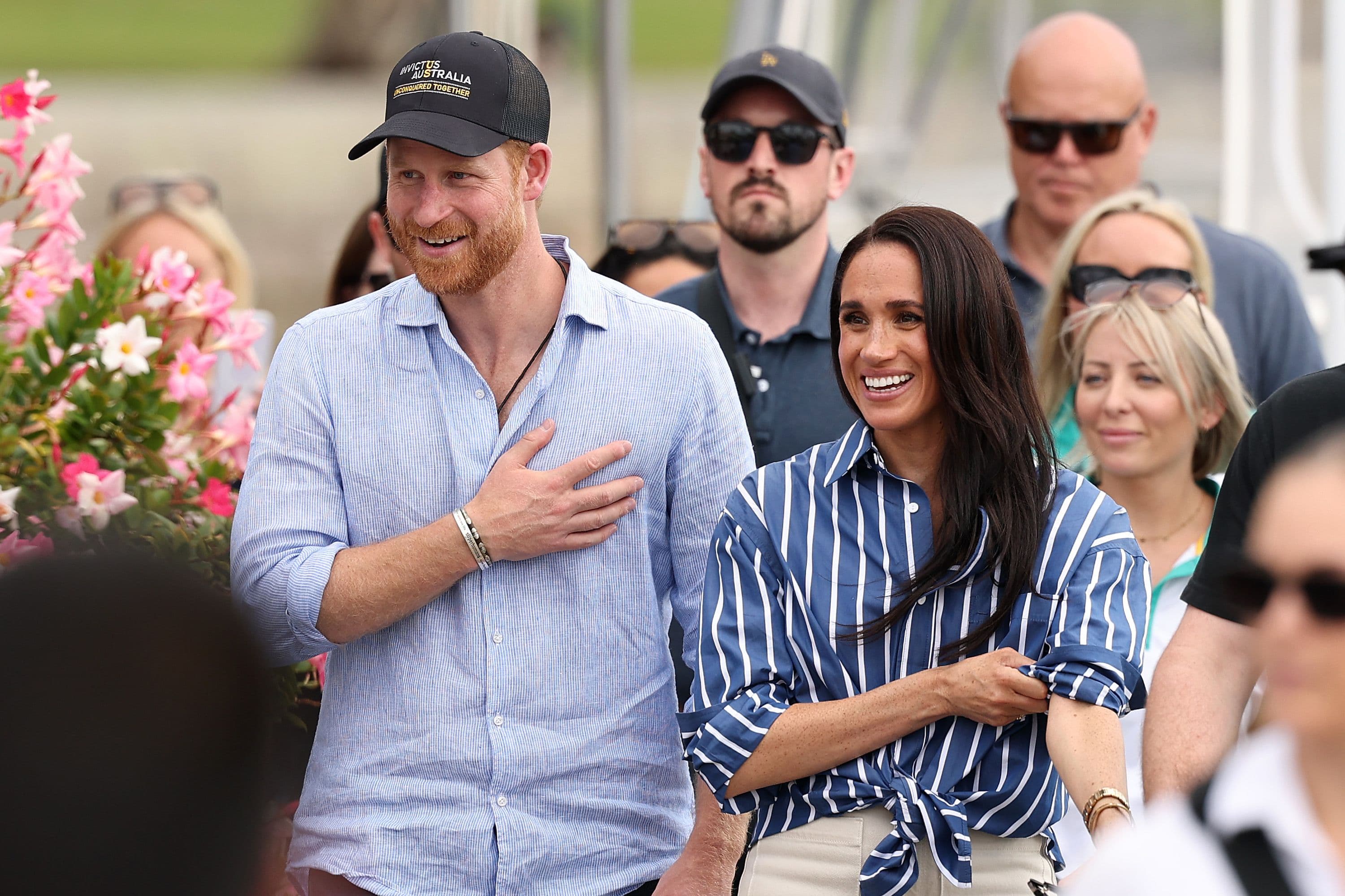 Archie e Lilibet in visita alla casa d'infanzia della Principessa Diana: le foto delle «vacanze estive» condivise da Meghan Markle