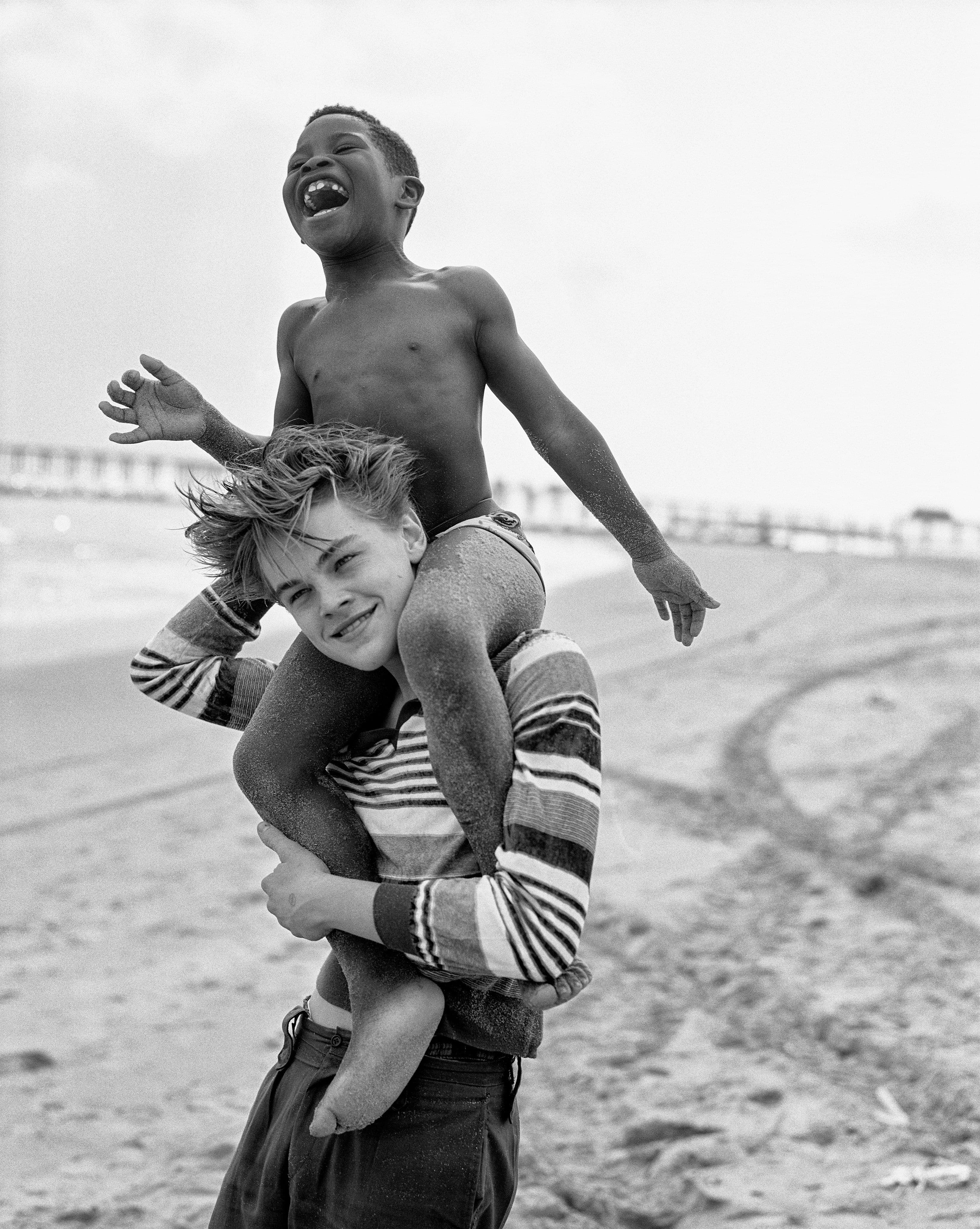 Bruce Weber: «Leonardo DiCaprio era un ragazzo adorabile. Elizabeth Taylor? Da bambino ne ero ossessionato. Una foto deve farti pensare, anche tra quarant’anni, quello sì che è stato un momento fantastico»