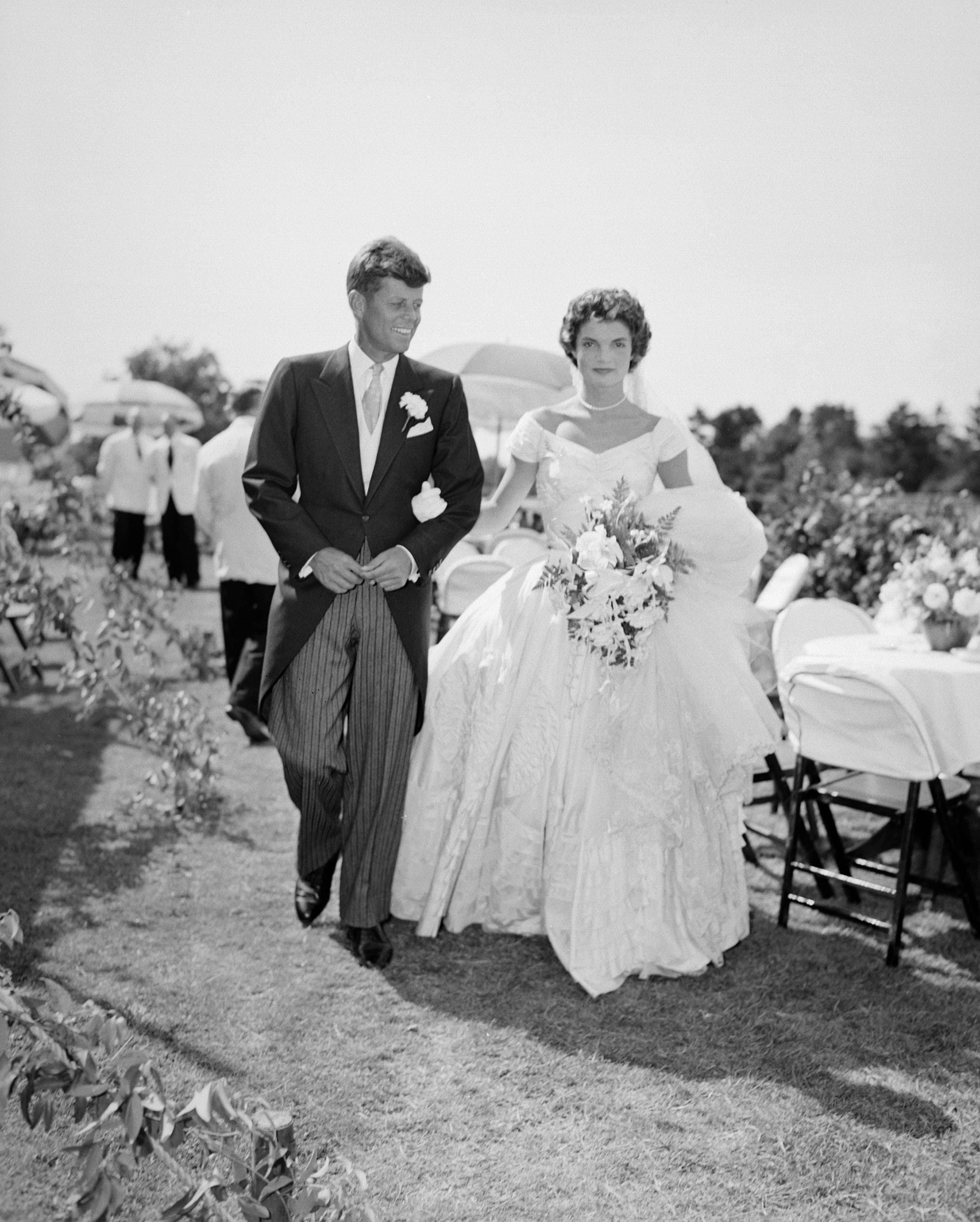 Come si andava a nozze negli anni 50: gli abiti da sposa più belli delle celeb