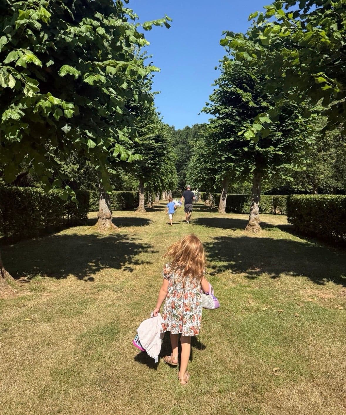 Che cosa ci raccontano le foto delle vacanze in Europa pubblicate da Meghan Markle?