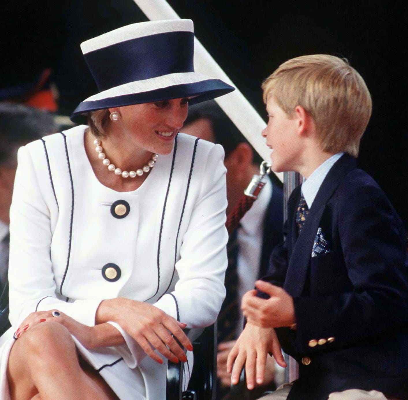Il principe Harry e il rimpianto per l’ultima telefonata con la madre Diana: «Se avessi saputo che sarebbe stata l’ultima, avrei parlato con lei in modo diverso. Sono io ora che devo conviverci»
