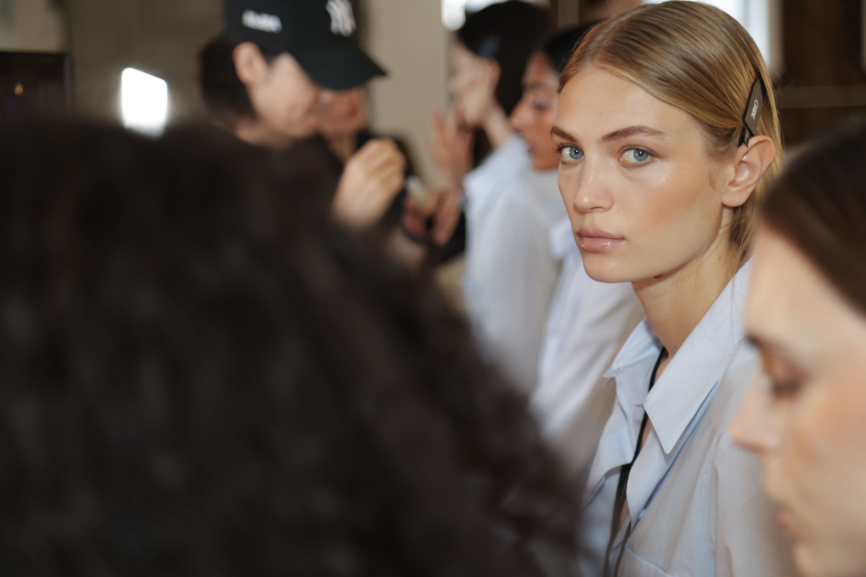 Contorno occhi colorato, i migliori 5 tra skincare e make-up