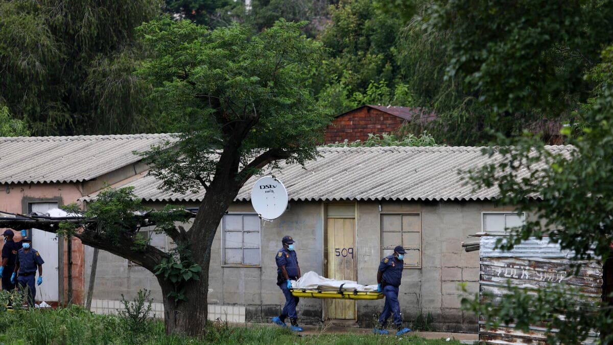 Tragedia in Sudafrica: undici persone uccise in una casa a Durban, tra cui una donna incinta