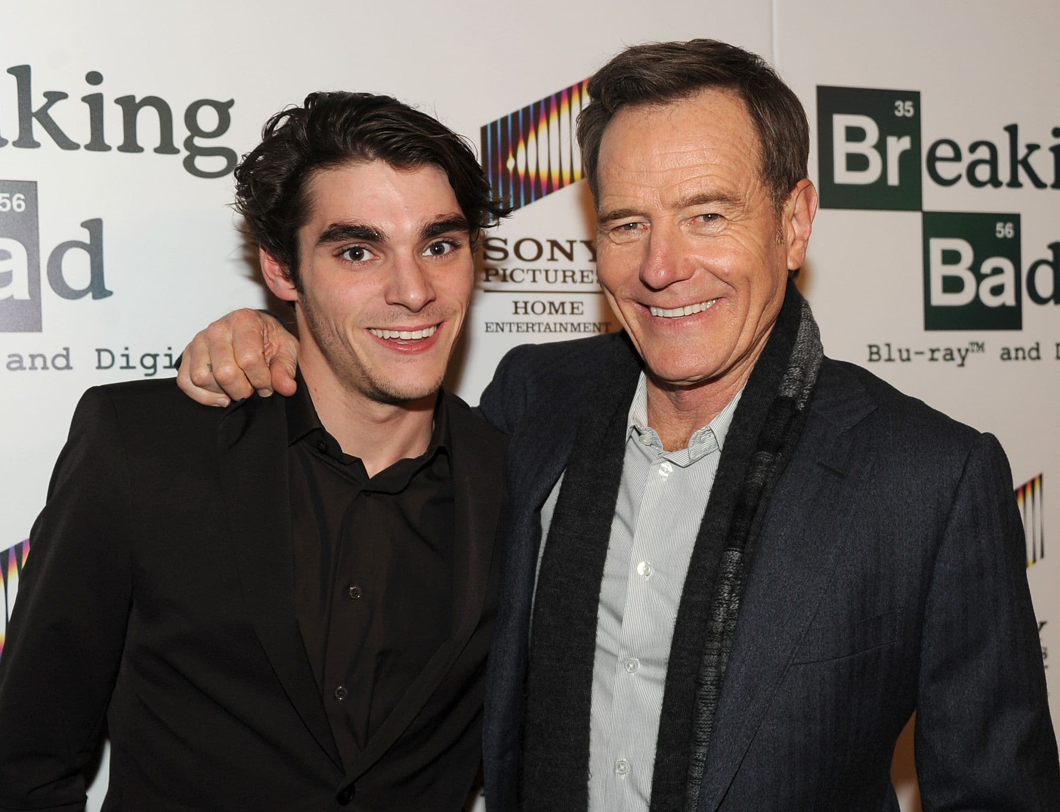 RJ Mitte di Breaking Bad è morto suicida a 34 anni: il dolore dei colleghi Bryan Cranston e Aaron Paul