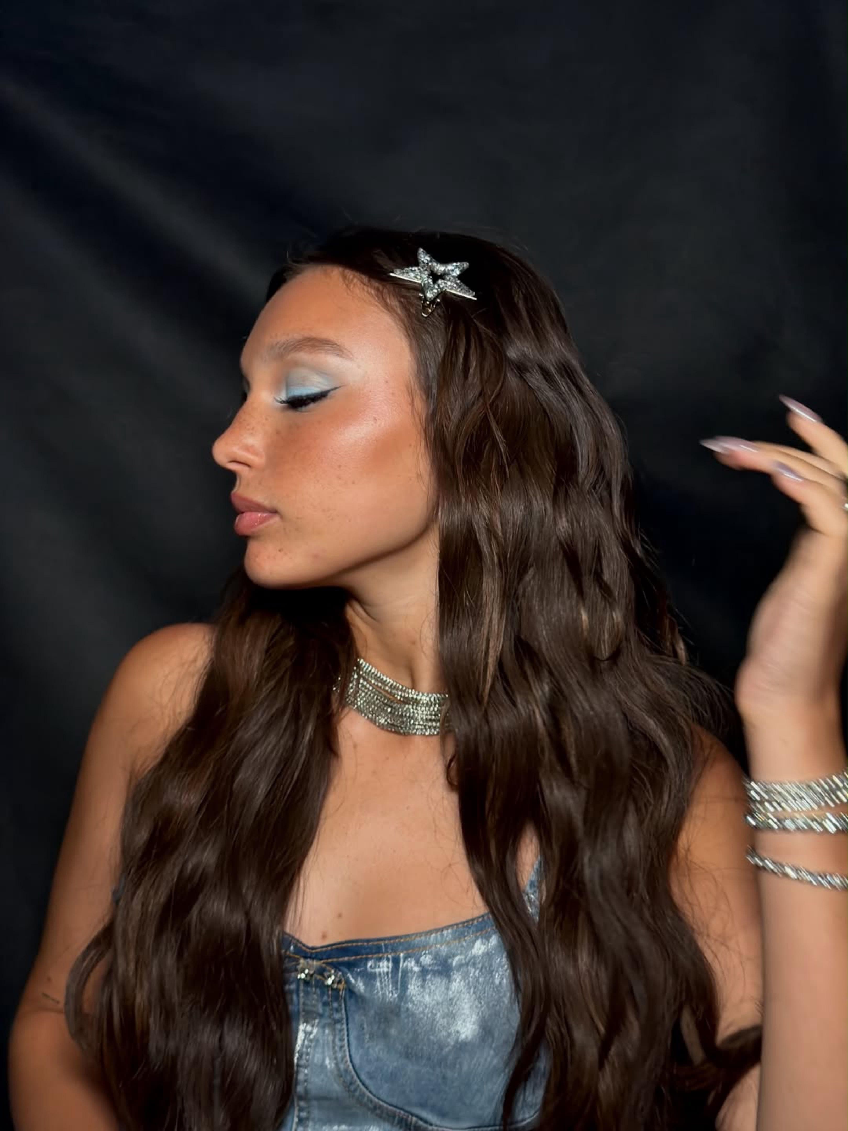 Danilo Spacca, hairstylist di Sarah Toscano e altre celeb: «Le star clips sono il nuovo dettaglio beauty che trasforma l'hairlook senza sforzo. Ed ecco come le ho fatte diventare un signature»