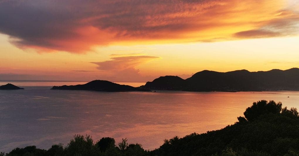 Sentieri, panorami, antichi borghi: tutte le magie d’estate nel Golfo dei Poeti