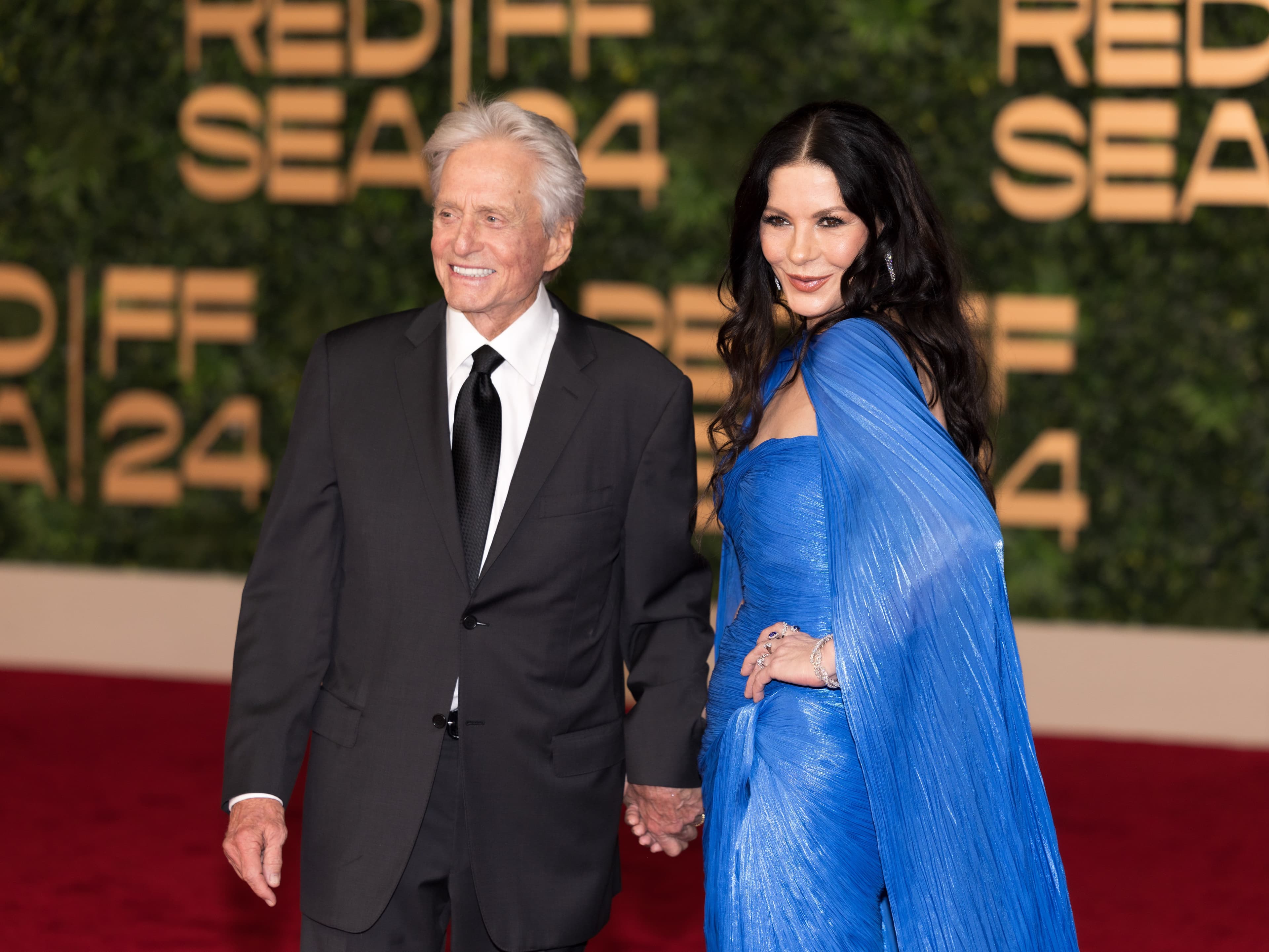 Michael Douglas ripercorre gli inizi della sua storia d'amore: «Catherine mi disse: “Se vogliamo continuare questa relazione, desidero che sia monogama”»