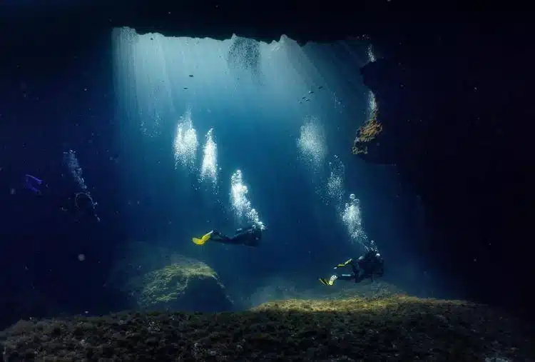 Maldive. La procura di Roma ha aperto inchiesta, recuperati i corpi di due dei quattro sub italiani morti durante un’immersione