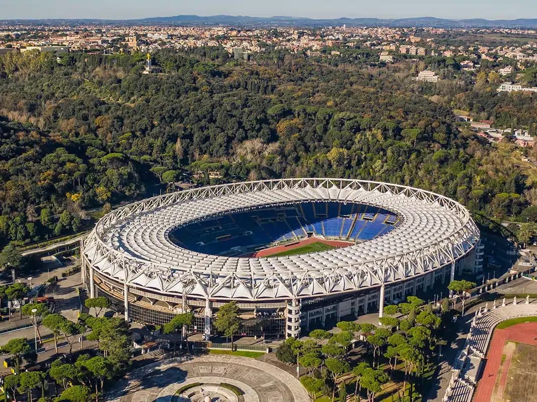 Lorenzo Quinn presenta un’opera monumentale per la finale della Coppa Italia