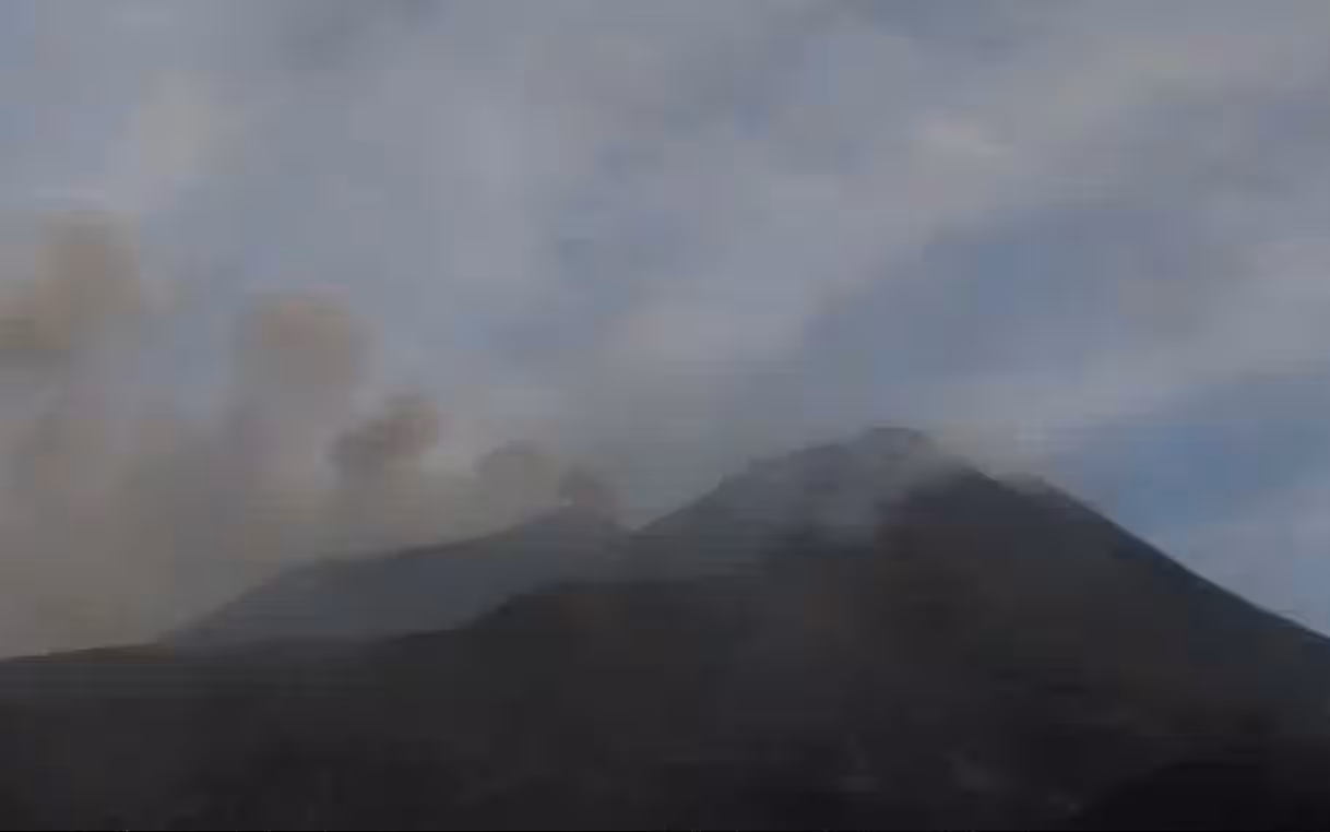 Chiusura dell'aeroporto di Catania fino alle 14:30 a causa della cenere dell'Etna