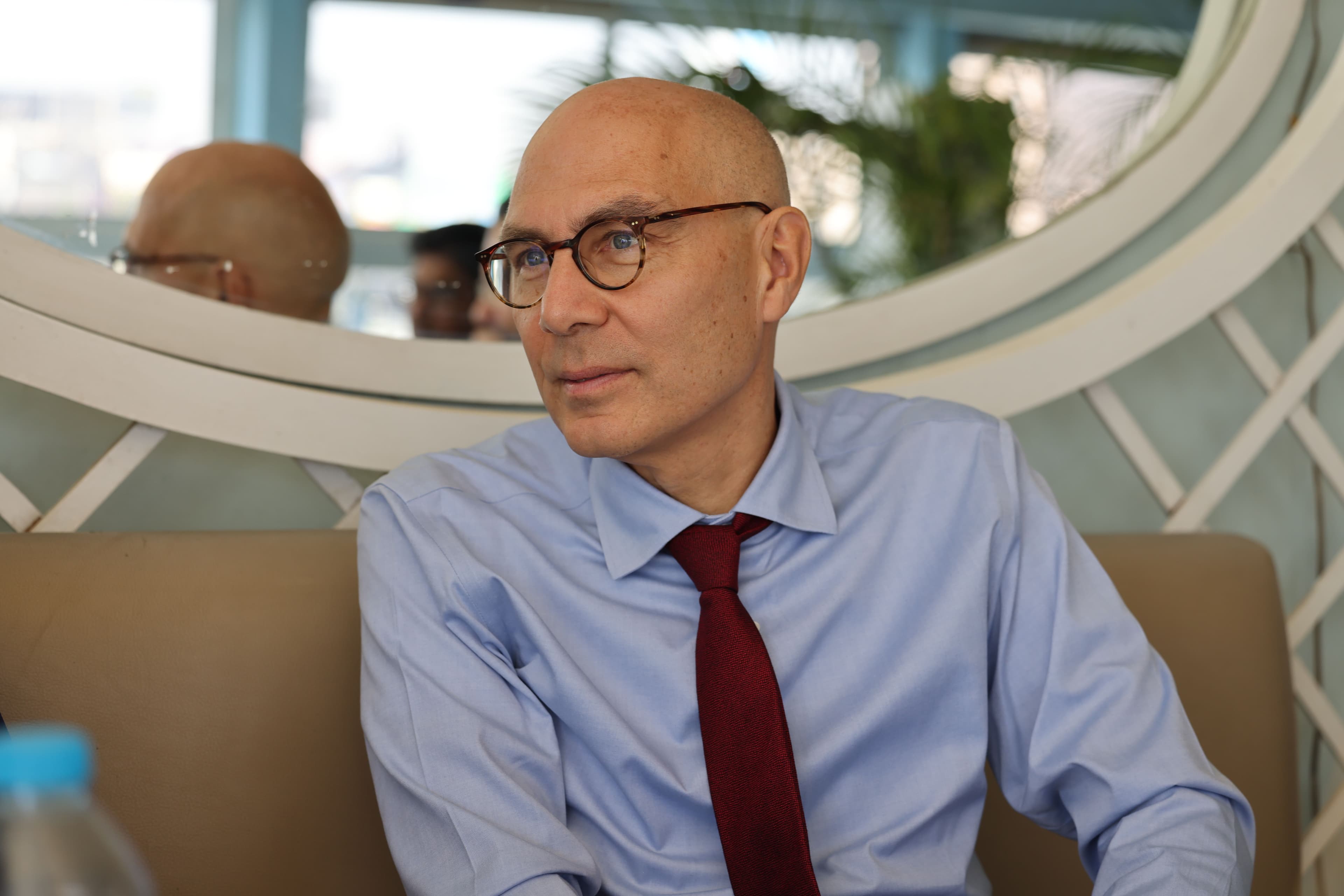 L’intelligenza artificiale promette di migliorarci la vita, ma intanto «potrebbe aumentare le disuguaglianze nel mondo». Parla Volker Türk, Alto commissario Onu per i diritti umani