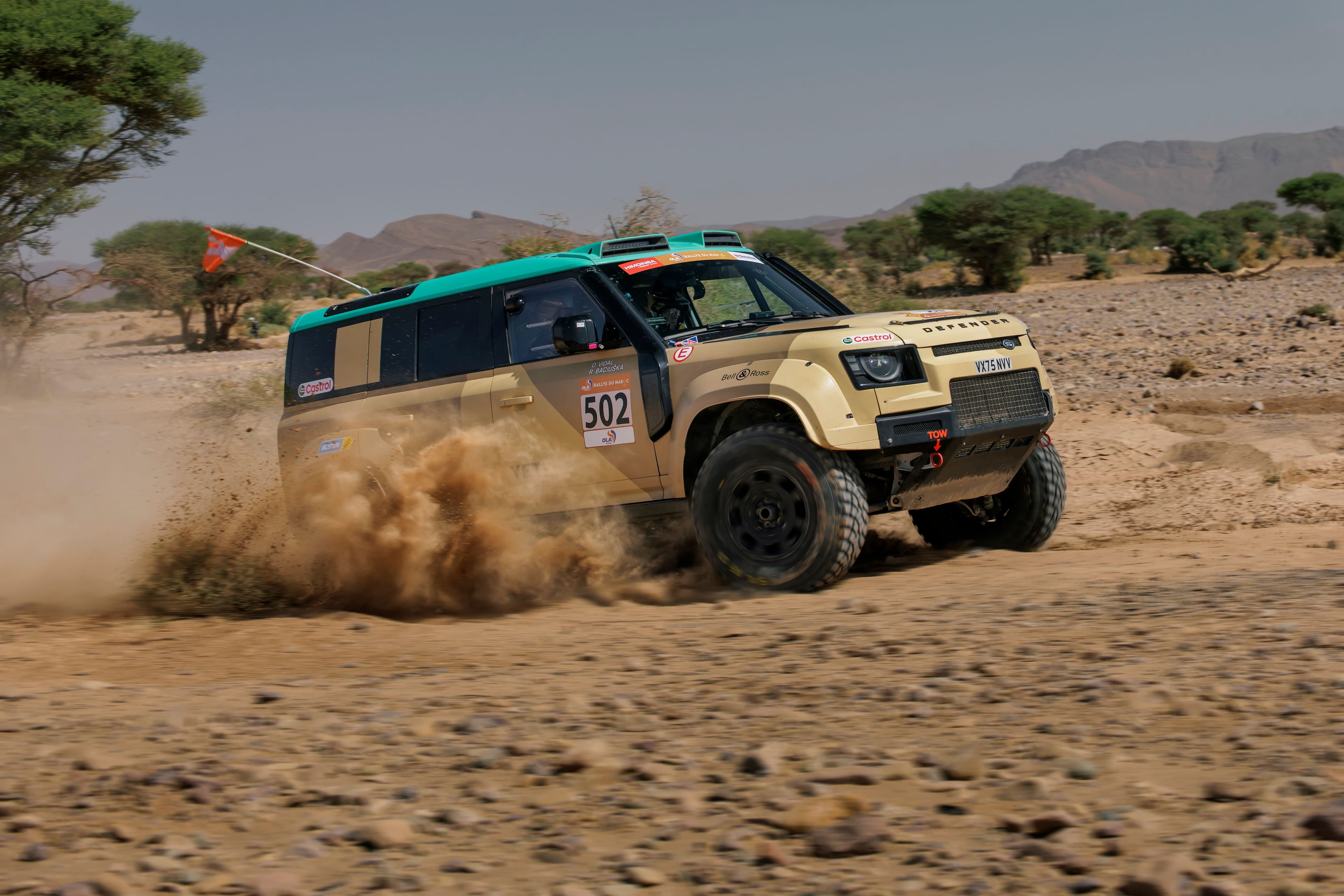 Tra tende, polvere e tajine: nel deserto del Marocco con il team Defender Rally