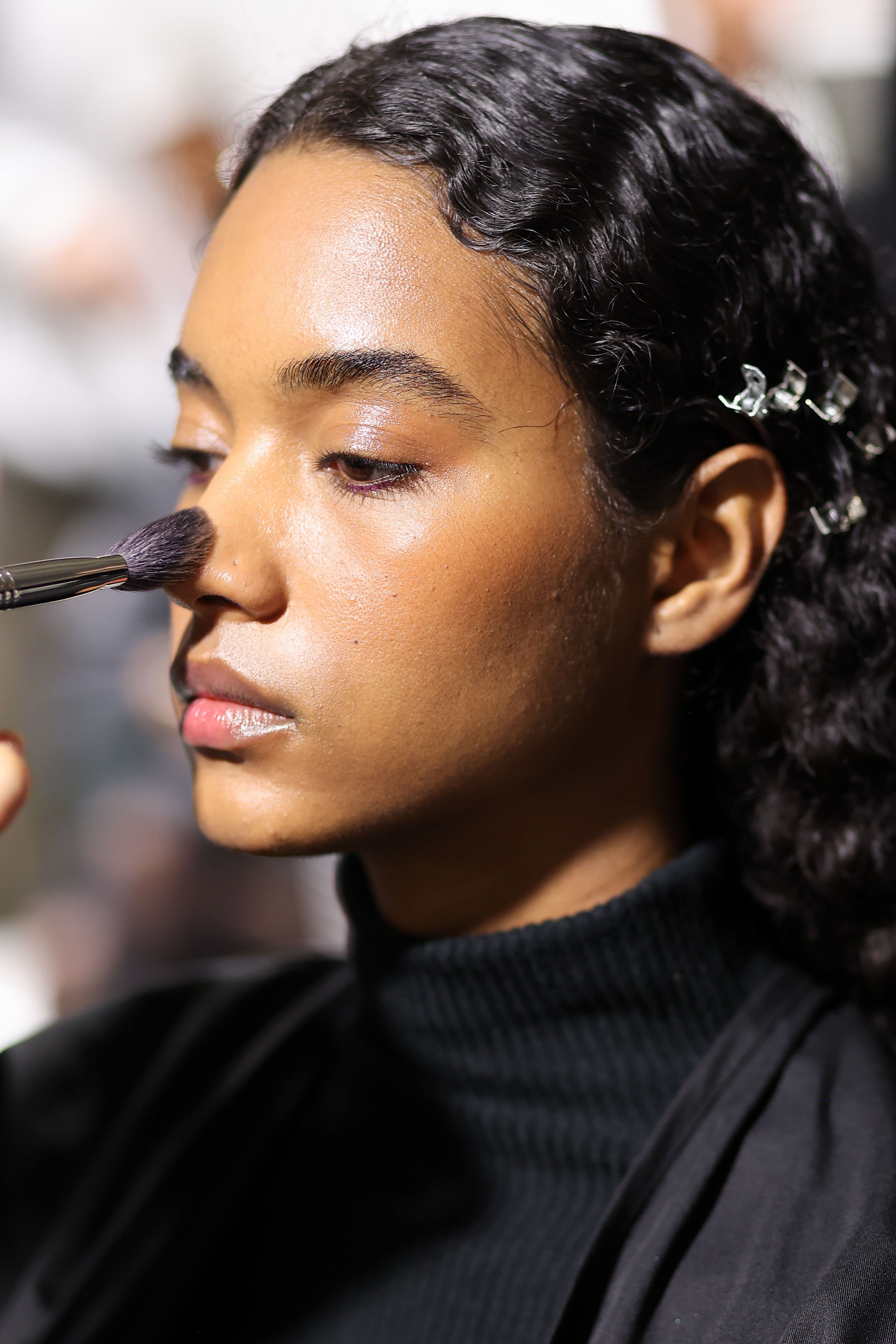 Bronzer viso, i migliori in crema, liquidi o terrosi per un look sun-kissed
