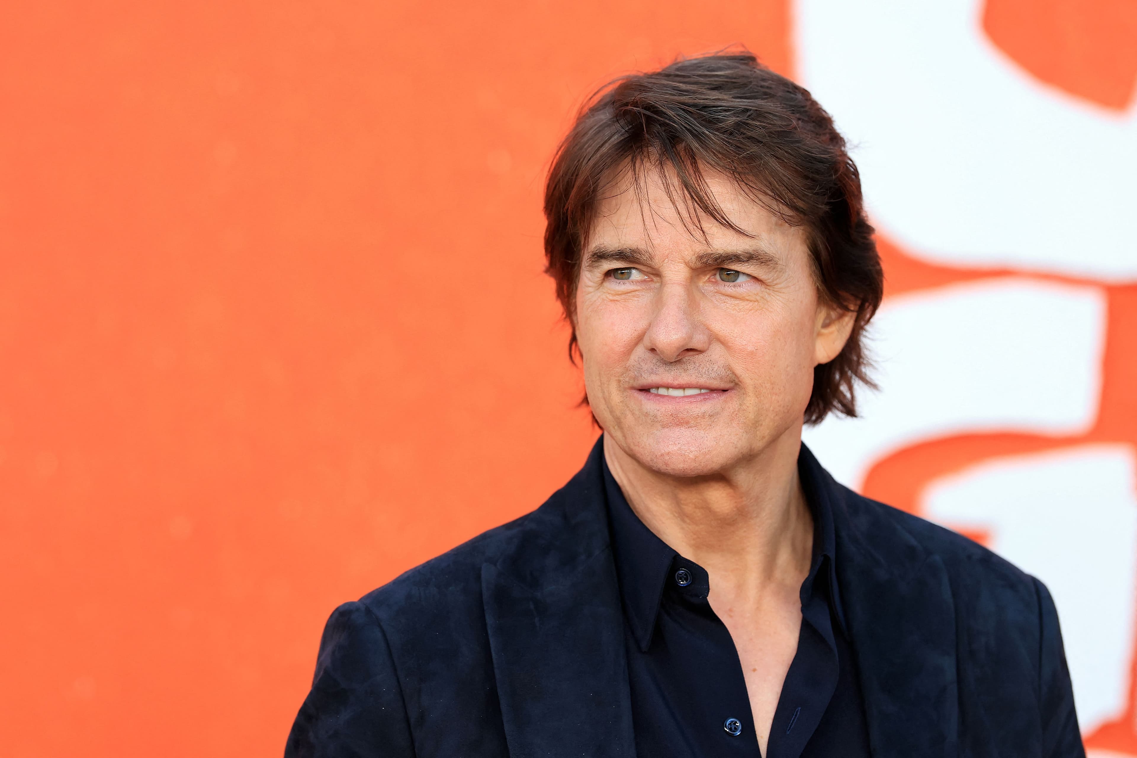 Da Jane Fonda a Anne Hathaway, passando per Guillermo del Toro: Hollywood difende Tom Cruise dopo il flop di Digger: «Viva l’arte, fanculo le classifiche»