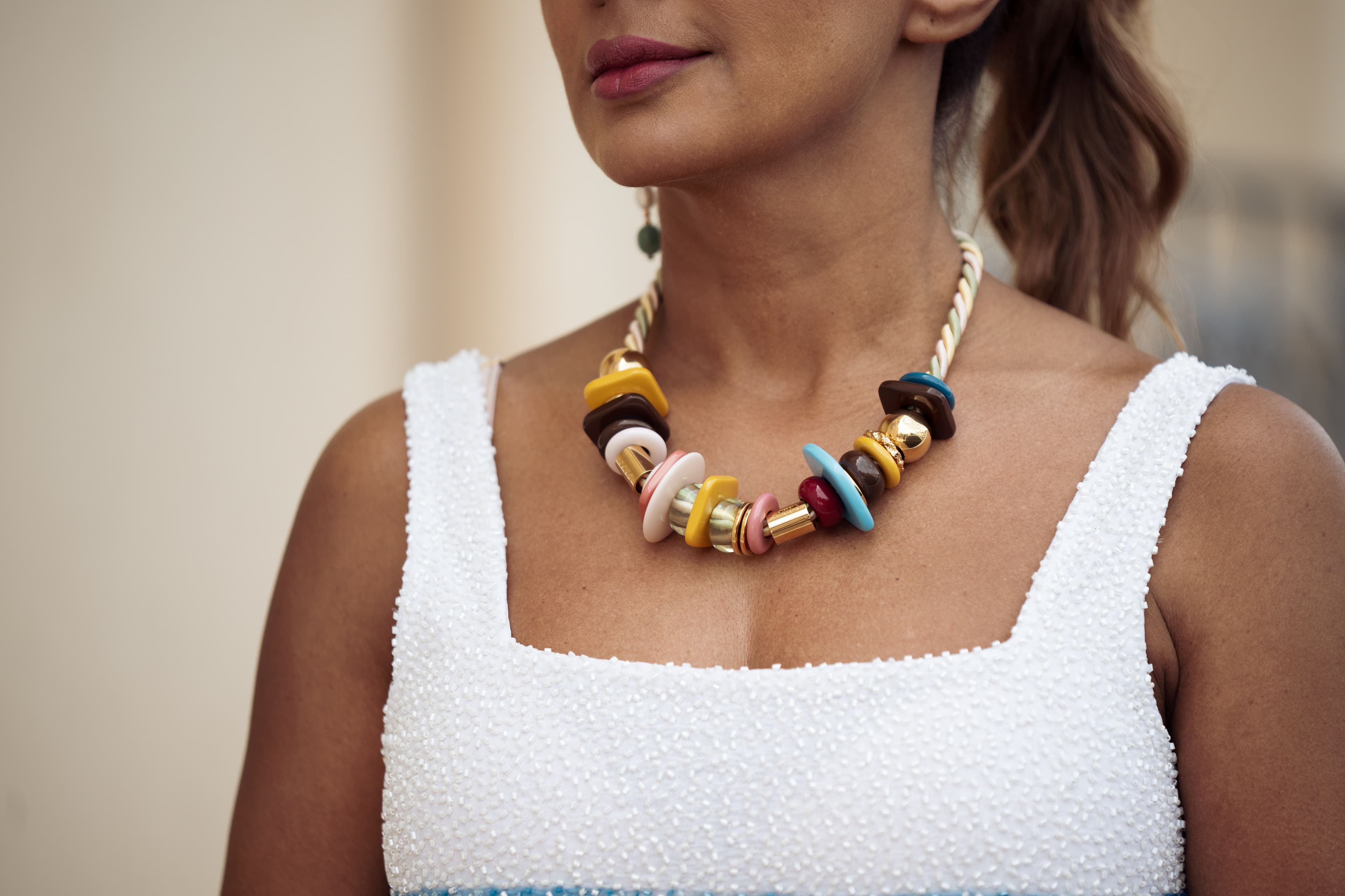 Collana donna estiva, 7 modelli colorati, con perle e conchiglie per l'estate 2026