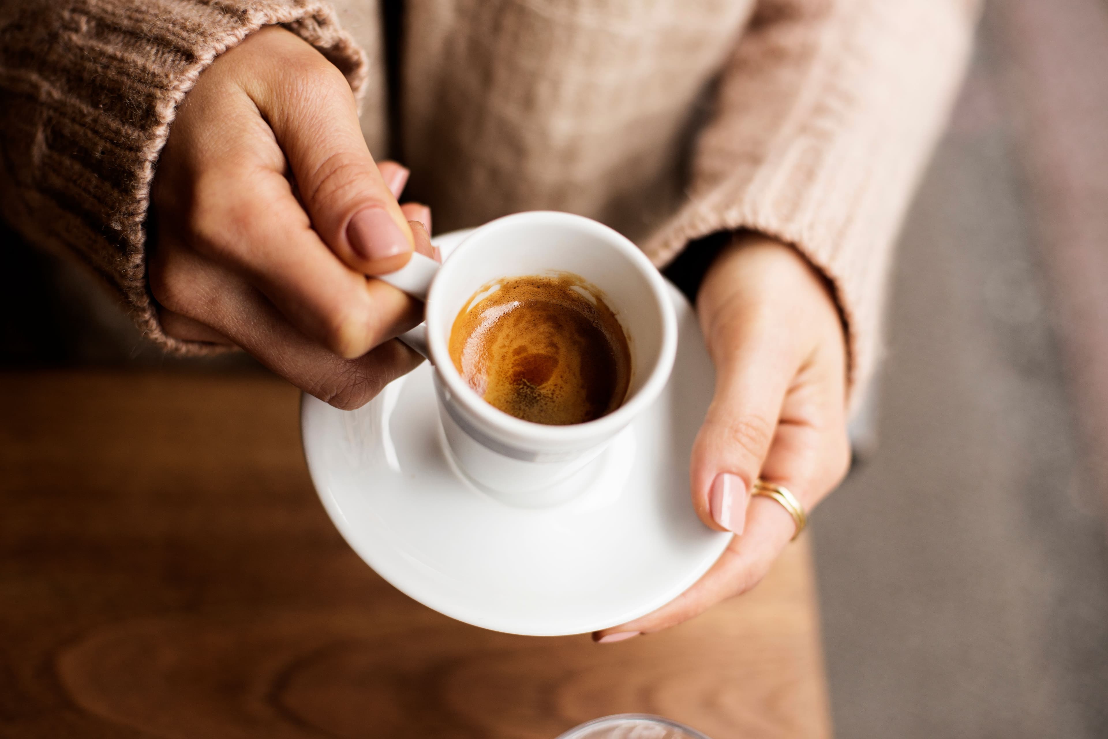 L’endocrinologa Serena Missori: «Anche la caffeina è da personalizzare in base al biotipo: un Cerebrale può sviluppare tachicardia, nervosismo o ansia già con uno o due caffè, un Linfatico può rimanere tranquillo anche con quantità molto più elevate»