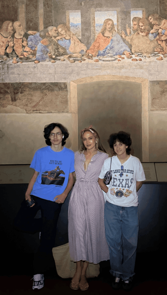 Jennifer Lopez e l’ultima estate in Italia con i figli prima del college: «Non riesco a parlarne senza scoppiare a piangere»