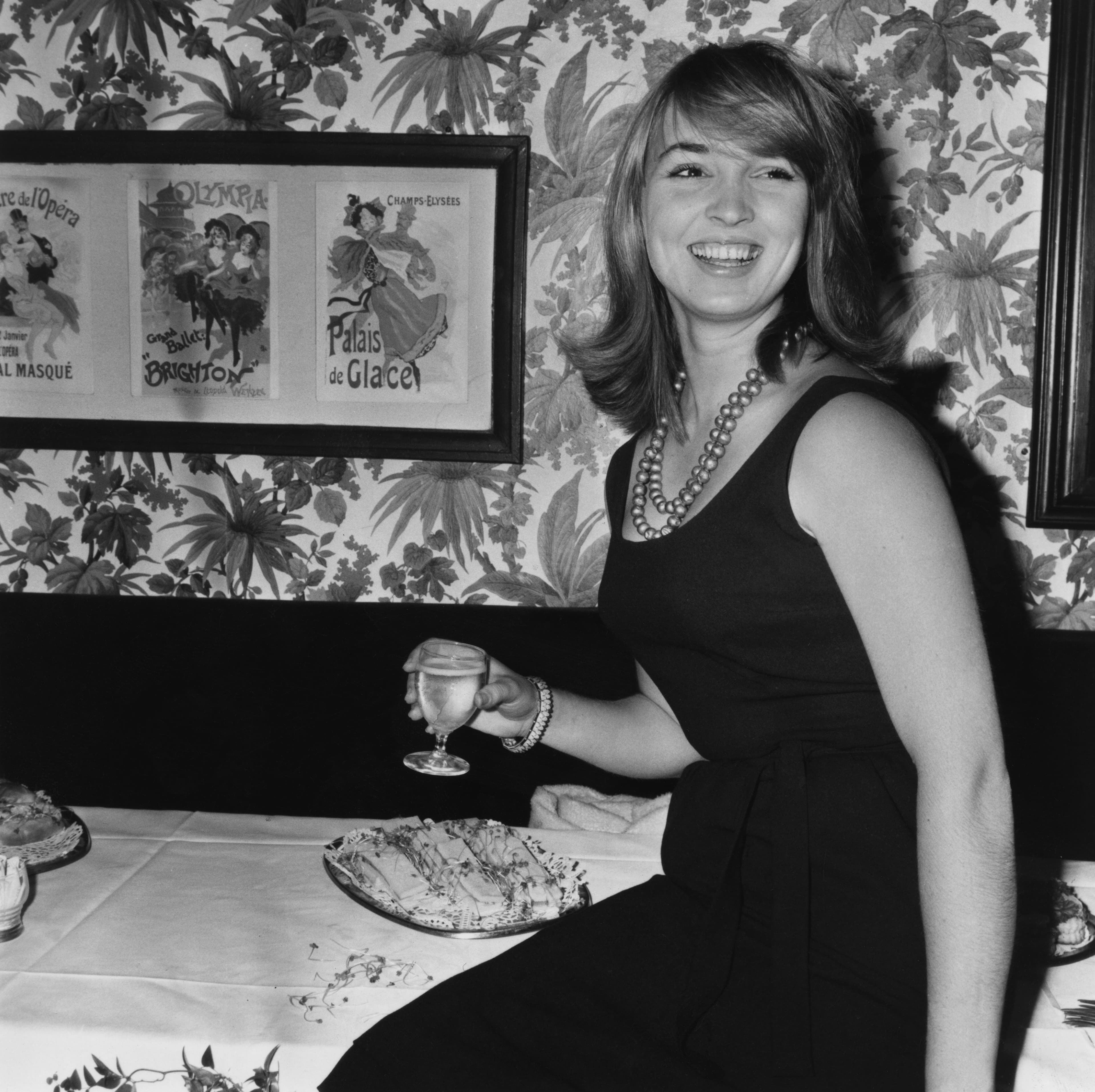 Talitha Getty, l'ascesa e la tragica fine della pioniera del boho-chic, che aveva Marrakech (e Yves Saint Laurent) ai suoi piedi