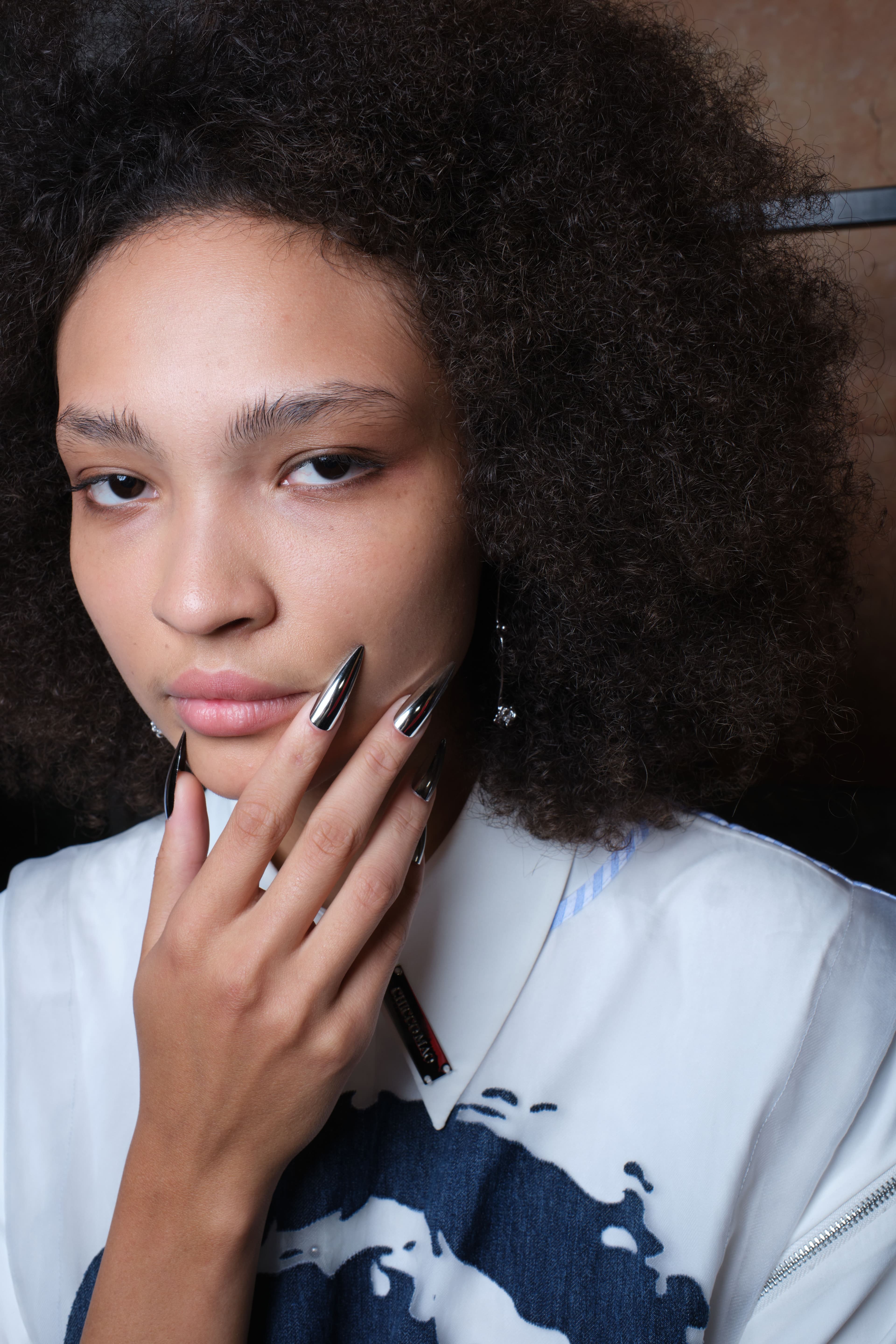 Press on nails, le migliori per avere unghie perfette per settimane senza andare in salone