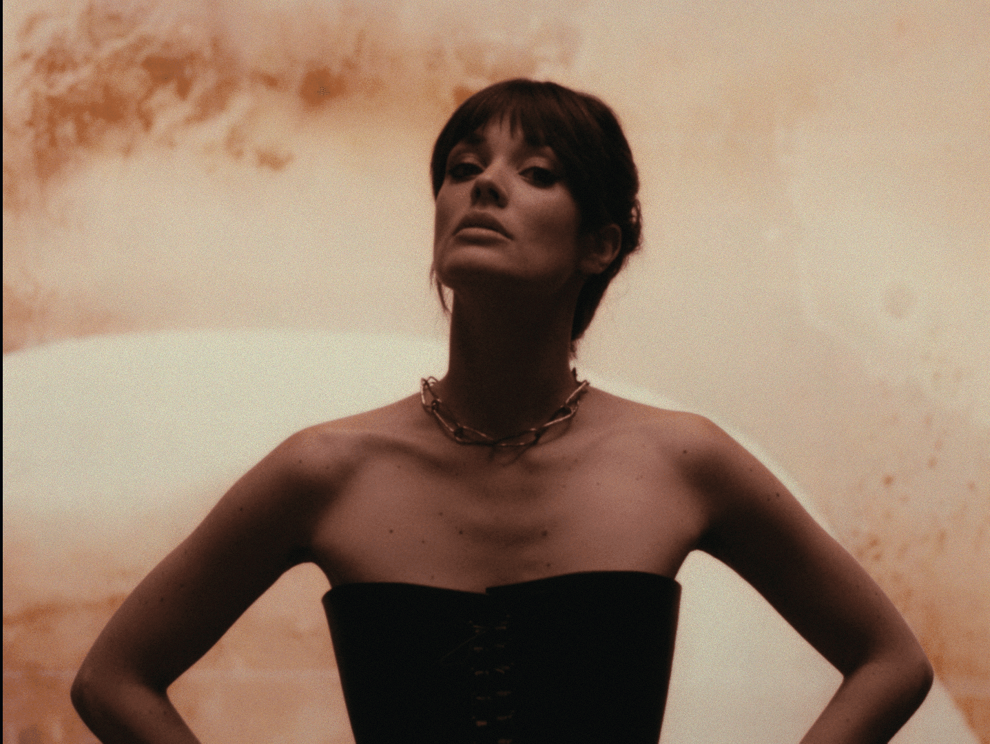 Elena Funari: «Quello che viviamo noi è diverso da ciò che hanno vissuto i nostri genitori. La nostra generazione ha libertà, ma spesso non sa che cosa farsene»