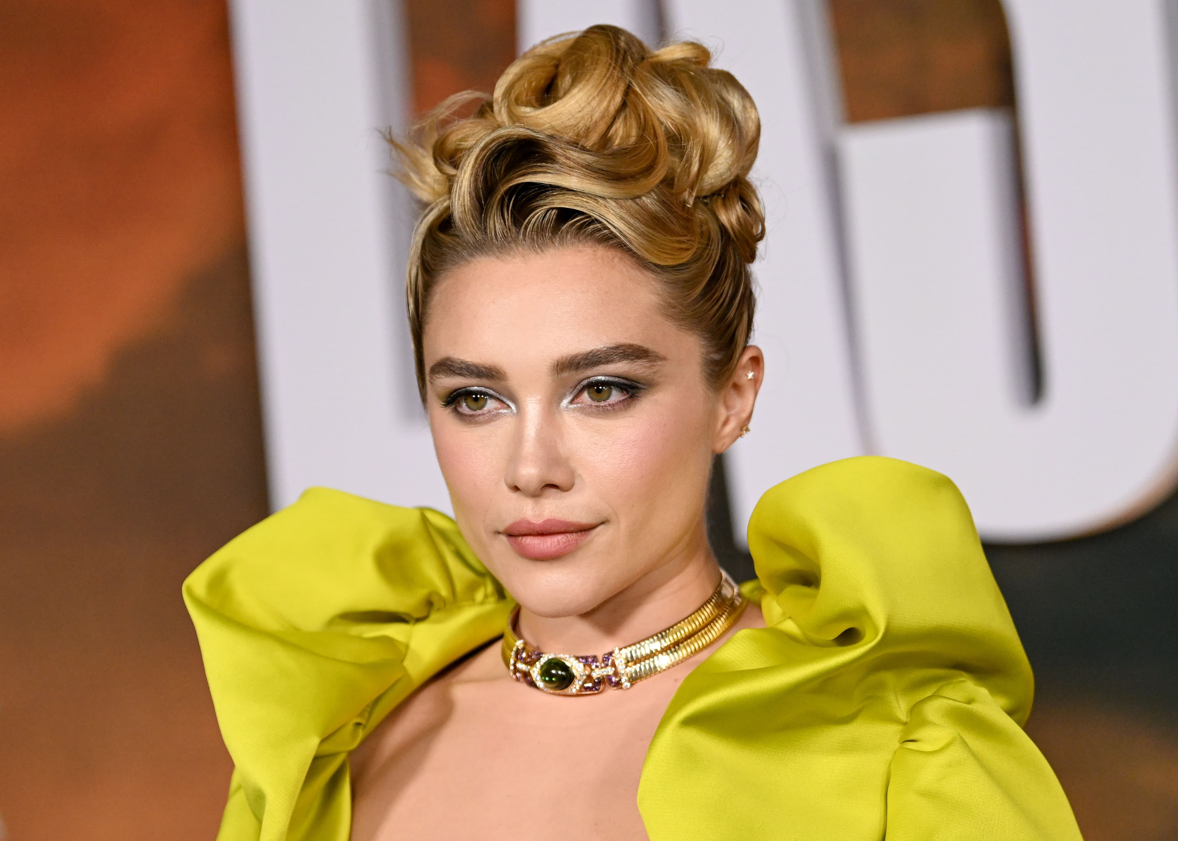 Florence Pugh sul caso di stupro alla Cornell University: «Quando uomini accusati di violenza possono continuare la loro vita, è inevitabile sentirsi insicure. E questa paura ce la portiamo dentro ogni giorno»