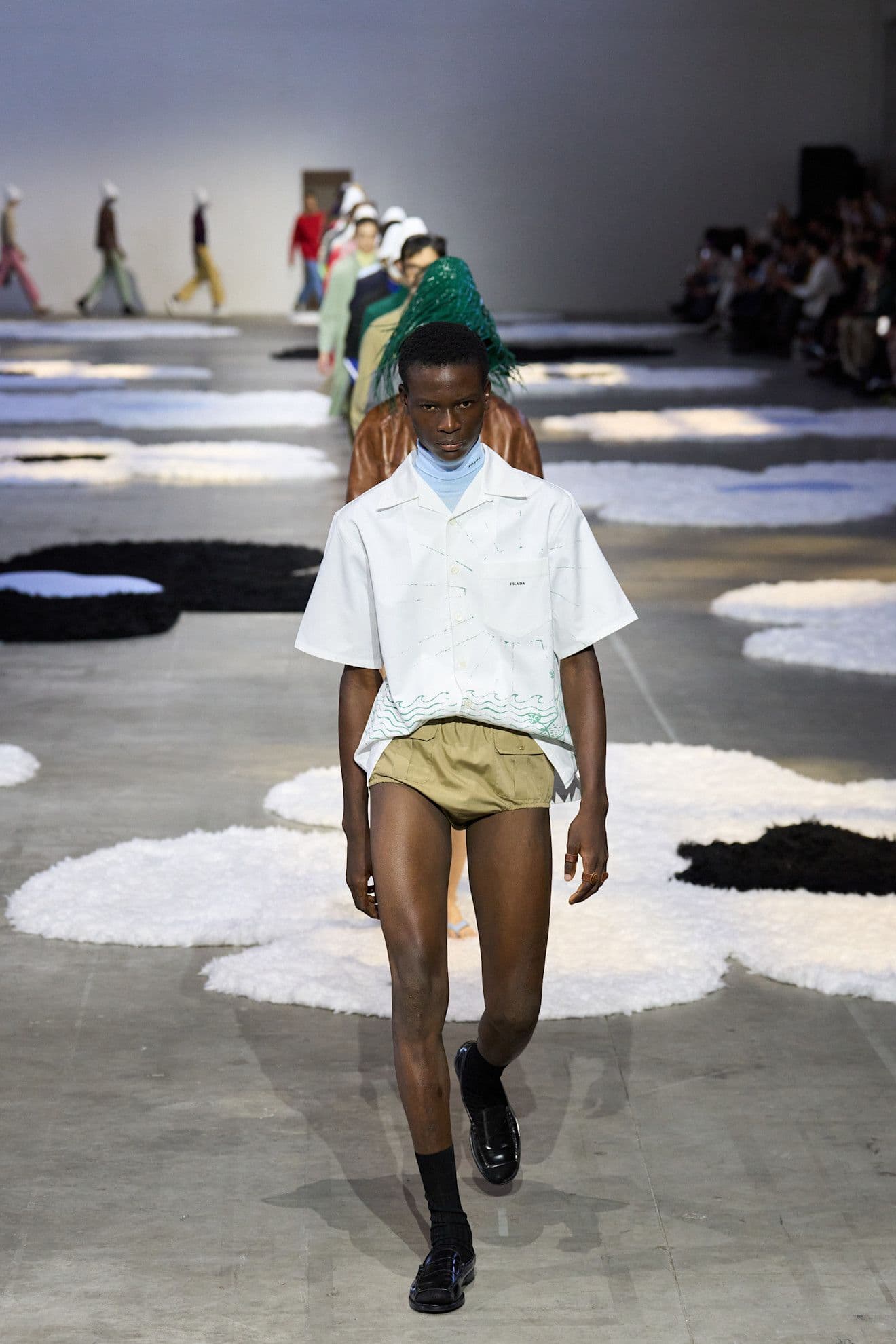 Shorts da uomo: suggerimenti d’uso del capo più alla moda del guardaroba maschile estivo (che sta benissimo anche alle donne)