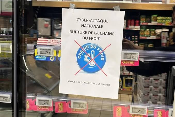 Cyberattacco in Francia: supermercati colpiti, frigoriferi fuori uso e cibo da smaltire per milioni di euro