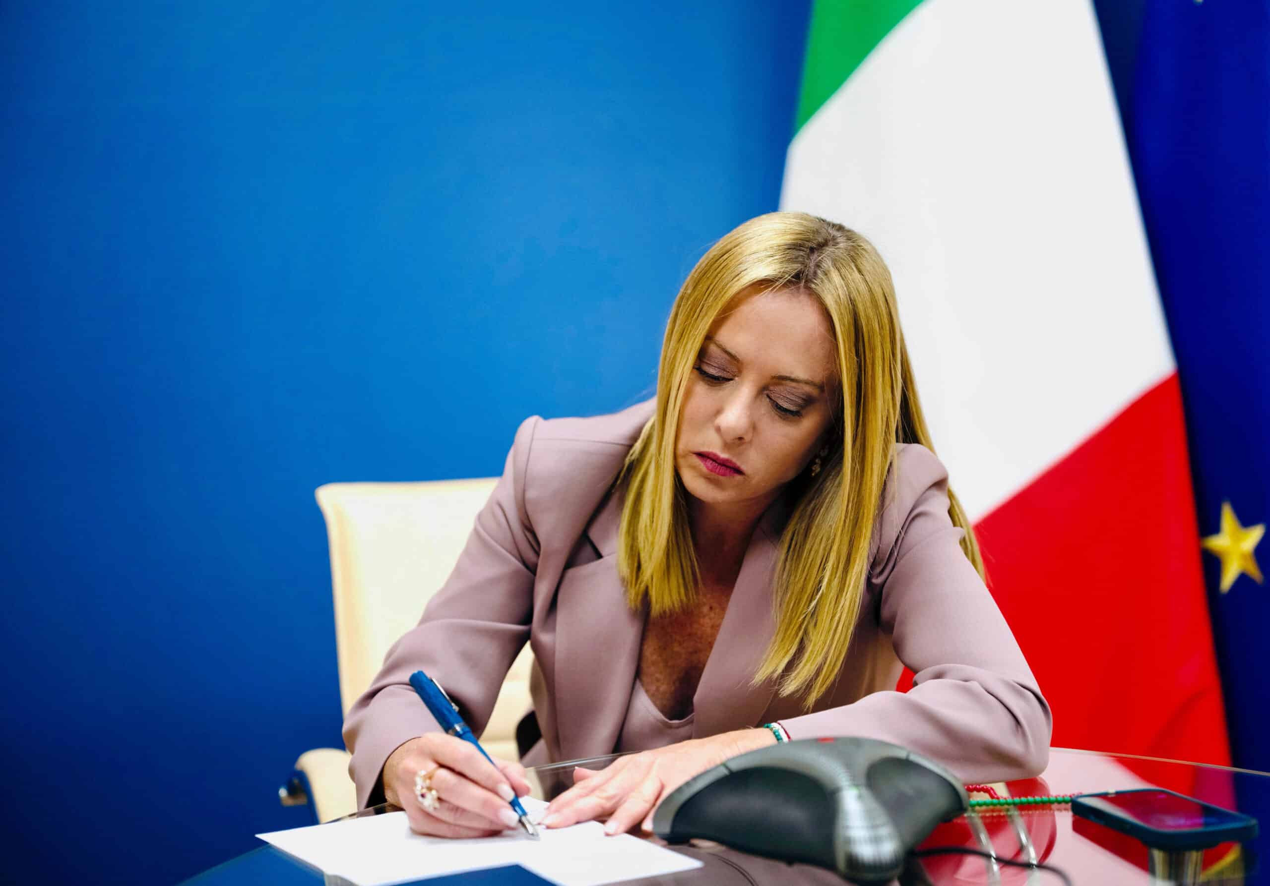 Conferenza di fine anno di Giorgia Meloni: governo solido, referendum a marzo e nuove leggi su casa e sicurezza