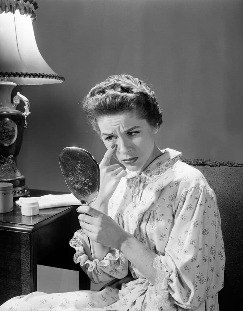Come scegliere una routine anti-age secondo la dermatologa Ines Mordente: «Se dovessi selezionare uno solo ingrediente, sarebbe un retinoide»
