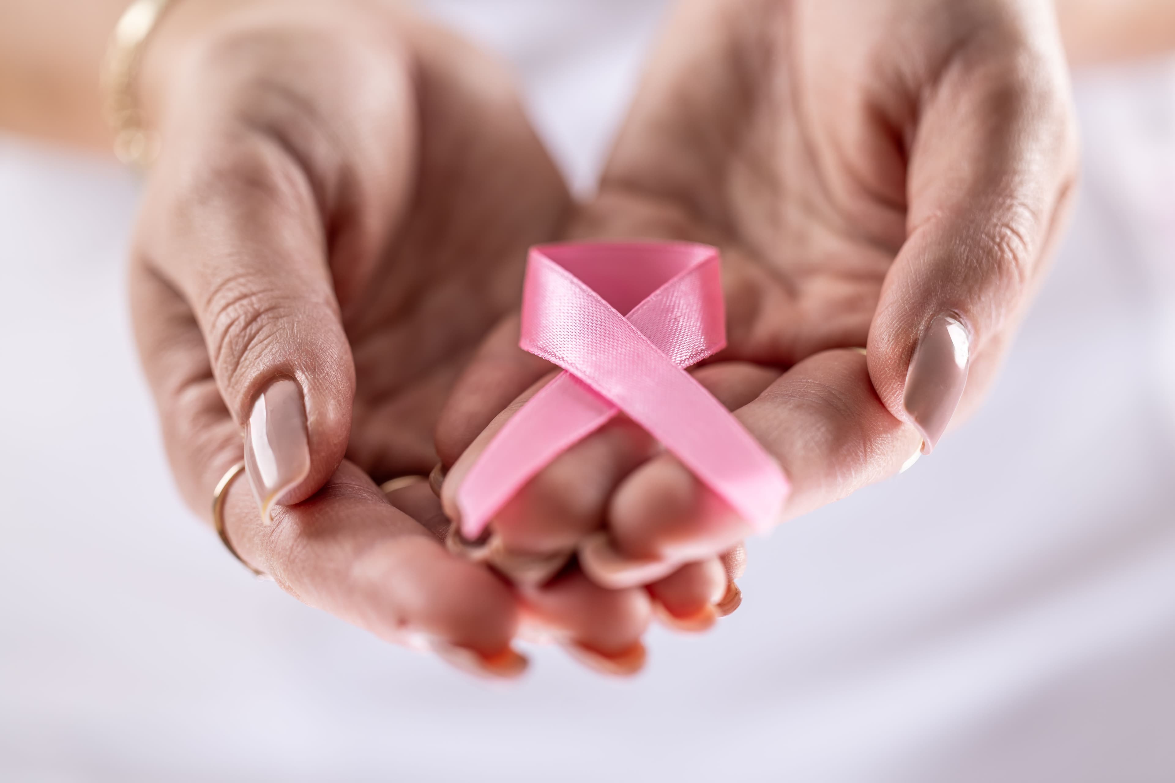 Ottobre rosa: le iniziative beauty per il mese della prevenzione dei tumori femminili
