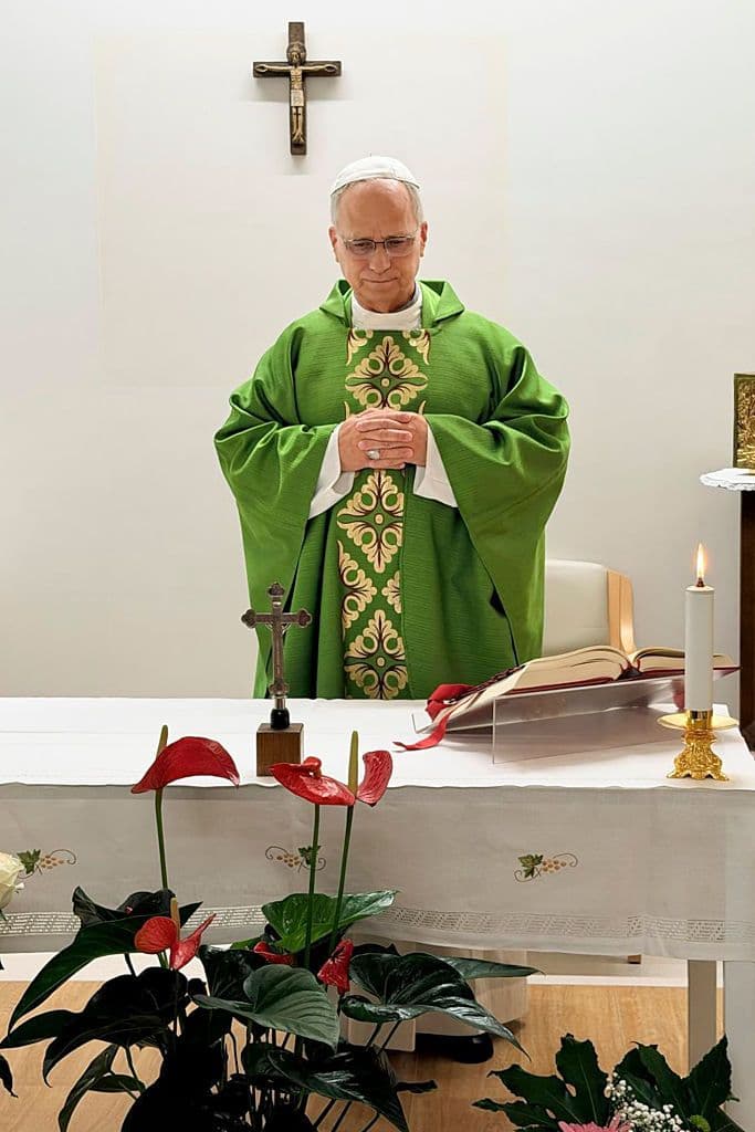 Papa Leone XIV torna in Vaticano, il pontefice esce nel primo pomeriggio dal Policlinico Gemelli: «Il Santo Padre è stato giudicato idoneo alla dimissione»