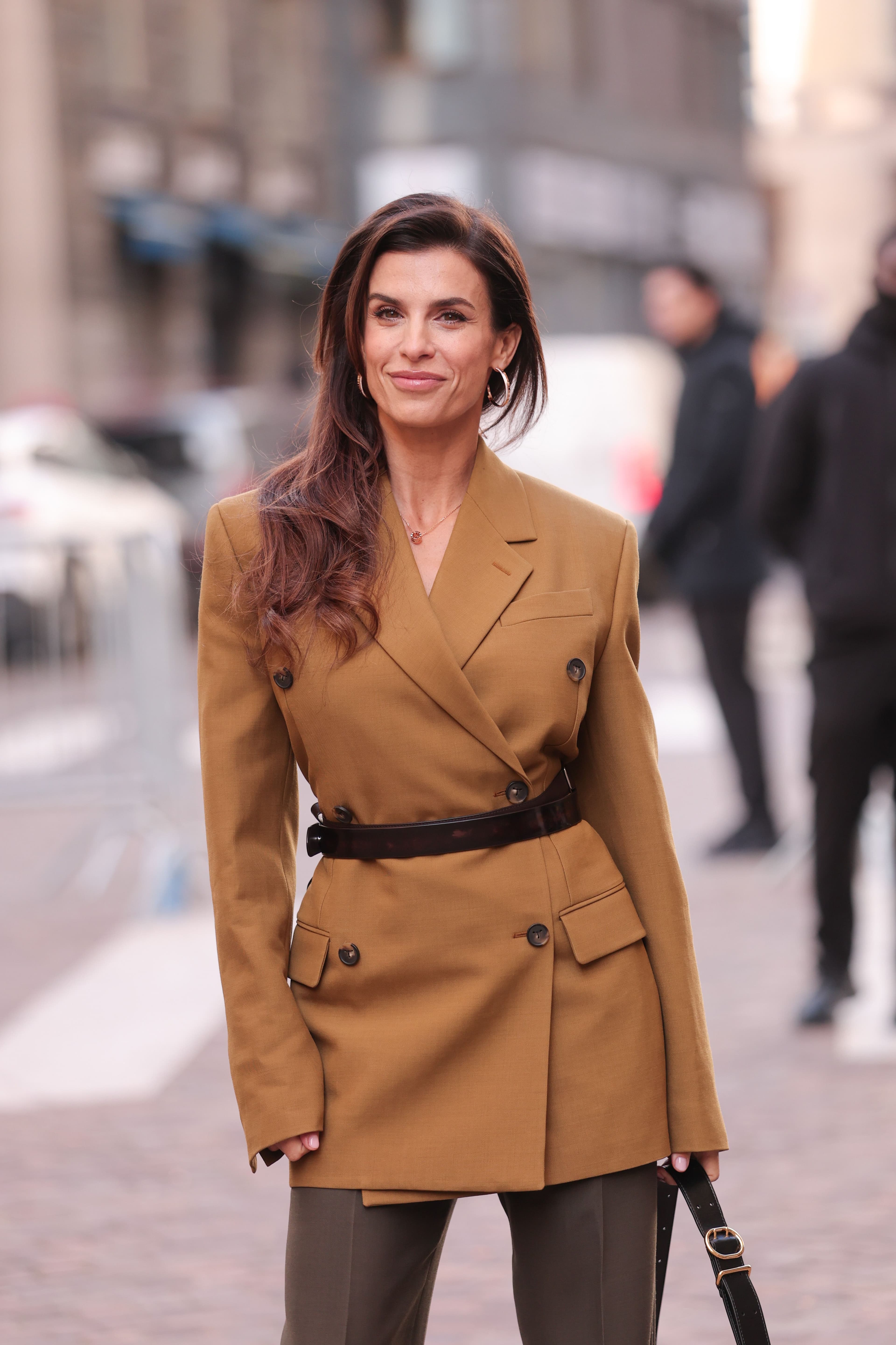 Elisabetta Canalis: «Sono un’eterna single. Con il mio ex marito abbiamo pensato che fosse più onesto continuare a volerci bene, ma vivere separati»